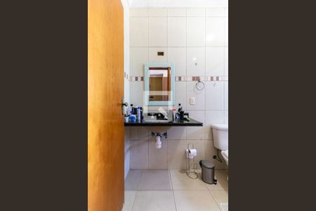 Casa à venda com 235m², 3 quartos e 6 vagasBanheiro da Suíte