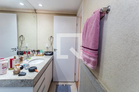 Apartamento à venda com 60m², 2 quartos e 2 vagasBanheiro da Suíte