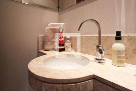 Lavabo de apartamento à venda com 3 quartos, 158m² em Vila Olímpia, São Paulo