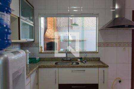 Casa à venda com 350m², 6 quartos e 4 vagasCozinha