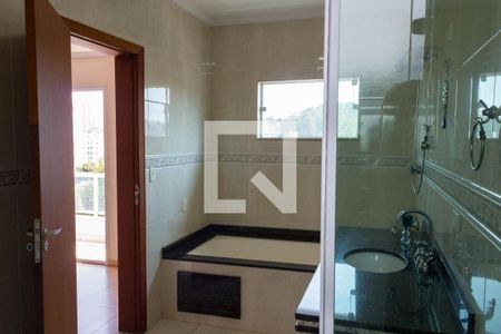 Casa à venda com 350m², 6 quartos e 4 vagasBanheiro da Suíte 1