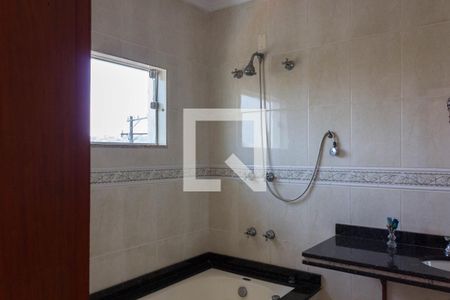 Casa à venda com 350m², 6 quartos e 4 vagasBanheiro da Suíte 1