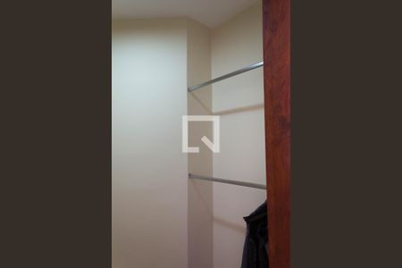 Casa à venda com 350m², 6 quartos e 4 vagasCloset 2 da suíte 1