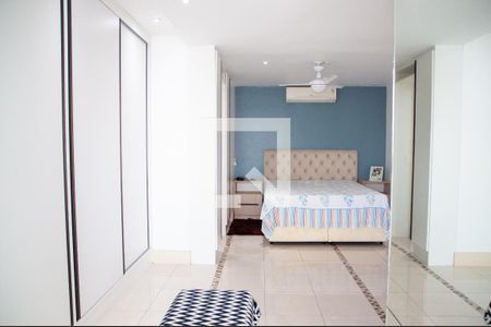 Apartamento à venda com 280m², 4 quartos e 2 vagas Apartamento à venda com 280m², 4 quartos e 2 vagasQuarto 4 - Suíte