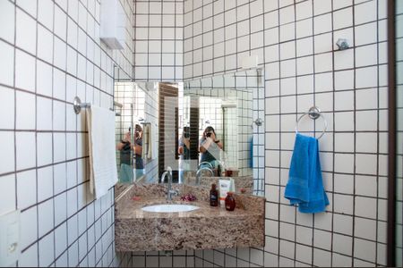 Apartamento à venda com 280m², 4 quartos e 2 vagas Apartamento à venda com 280m², 4 quartos e 2 vagasBanheiro 5