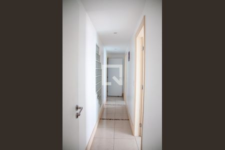 Apartamento à venda com 280m², 4 quartos e 2 vagas Apartamento à venda com 280m², 4 quartos e 2 vagasCorredor quartos