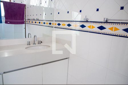 Apartamento à venda com 280m², 4 quartos e 2 vagas Apartamento à venda com 280m², 4 quartos e 2 vagasBanheiro da Suíte 2