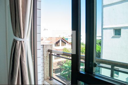 Apartamento à venda com 280m², 4 quartos e 2 vagas Apartamento à venda com 280m², 4 quartos e 2 vagasQuarto 2 - Suíte Vista