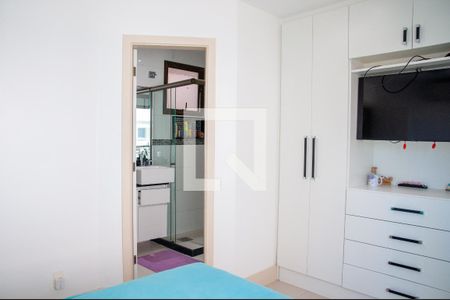 Apartamento à venda com 280m², 4 quartos e 2 vagas Apartamento à venda com 280m², 4 quartos e 2 vagasQuarto 2 - Suíte