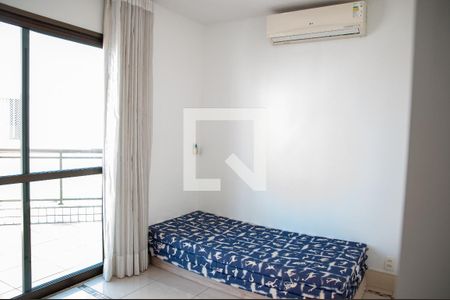 Apartamento à venda com 280m², 4 quartos e 2 vagas Apartamento à venda com 280m², 4 quartos e 2 vagasQuarto 3 - Suíte