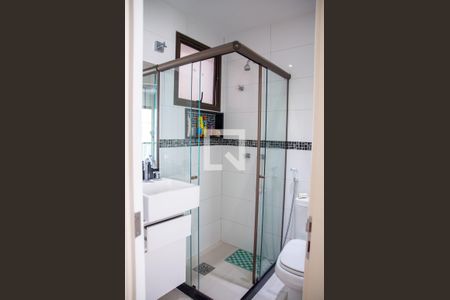 Apartamento à venda com 280m², 4 quartos e 2 vagas Apartamento à venda com 280m², 4 quartos e 2 vagasBanheiro da Suíte 1