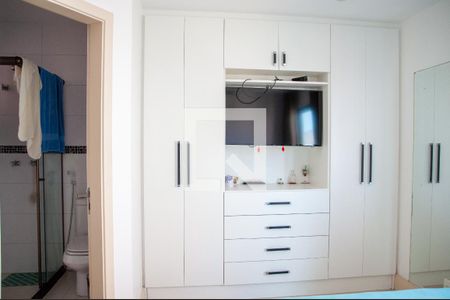 Apartamento à venda com 280m², 4 quartos e 2 vagas Apartamento à venda com 280m², 4 quartos e 2 vagasQuarto 2 - Suíte