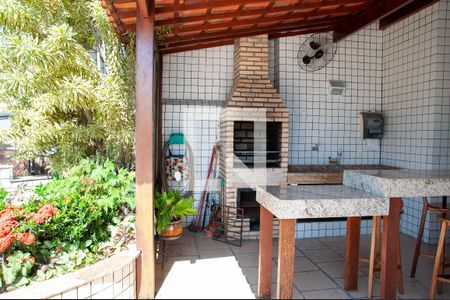 Apartamento à venda com 280m², 4 quartos e 2 vagas Apartamento à venda com 280m², 4 quartos e 2 vagasChurrasqueira