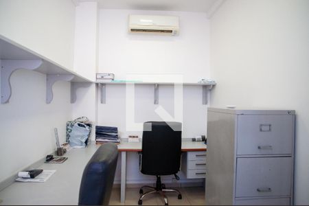 Apartamento à venda com 280m², 4 quartos e 2 vagas Apartamento à venda com 280m², 4 quartos e 2 vagasEscritório