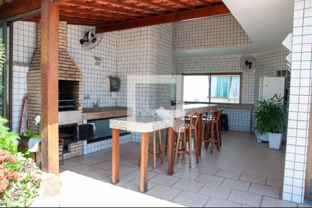 Apartamento à venda com 280m², 4 quartos e 2 vagas Apartamento à venda com 280m², 4 quartos e 2 vagasChurrasqueira