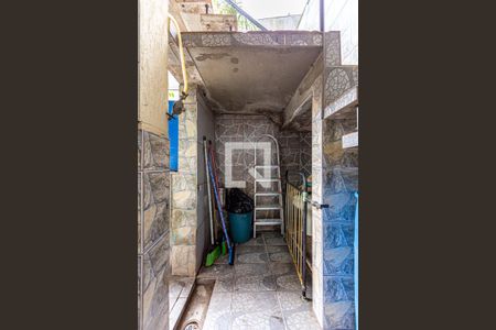 Casa à venda com 300m², 3 quartos e 2 vagasCorredor Externo