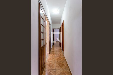 Casa à venda com 300m², 3 quartos e 2 vagasCorredor Dormitórios