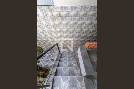 Casa à venda com 300m², 3 quartos e 2 vagasEscada Salão de Festas