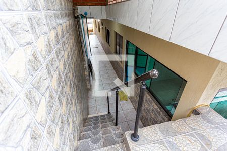 Casa à venda com 300m², 3 quartos e 2 vagasEscada Salão de Festas / Corredor Externo