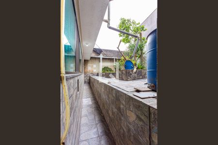 Casa à venda com 300m², 3 quartos e 2 vagasAcesso Lateral - Fundos