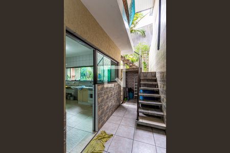 Casa à venda com 300m², 3 quartos e 2 vagasCorredor Externo