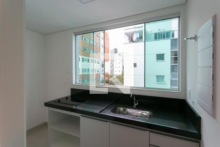 Cozinha de apartamento para alugar com 1 quarto, 30m² em Funcionários, Belo Horizonte