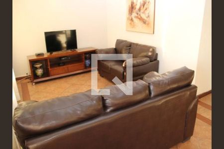 Casa à venda com 4 quartos, 293m² em Pirajá, Belo Horizonte