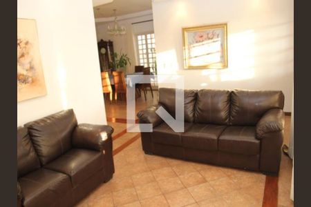 Casa à venda com 4 quartos, 293m² em Pirajá, Belo Horizonte