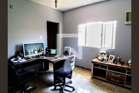 Casa à venda com 4 quartos, 516m² em Santa Efigênia, Belo Horizonte