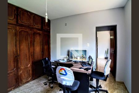 Casa à venda com 4 quartos, 516m² em Santa Efigênia, Belo Horizonte