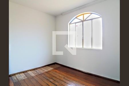 Casa à venda com 4 quartos, 516m² em Santa Efigênia, Belo Horizonte