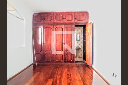 Casa à venda com 4 quartos, 516m² em Santa Efigênia, Belo Horizonte