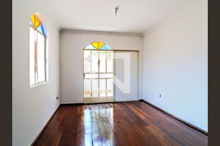 Casa à venda com 4 quartos, 516m² em Santa Efigênia, Belo Horizonte