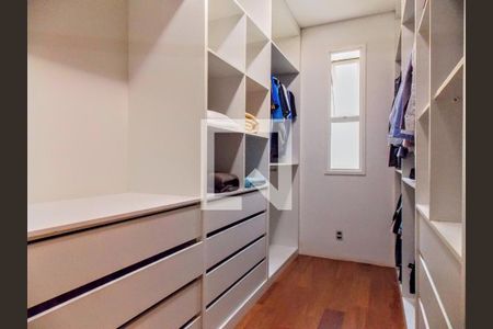 Casa de condomínio à venda com 723m², 5 quartos e 4 vagas