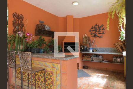 Casa à venda com 570m², 4 quartos e 6 vagas