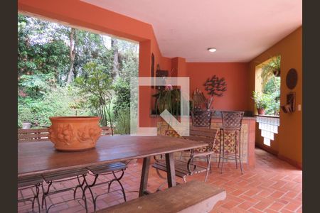 Casa à venda com 570m², 4 quartos e 6 vagas