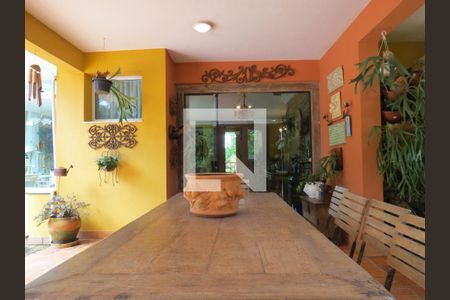 Casa à venda com 570m², 4 quartos e 6 vagas