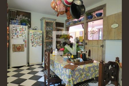 Casa à venda com 570m², 4 quartos e 6 vagas