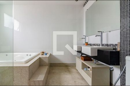 Apartamento à venda com 372m², 4 quartos e 4 vagas