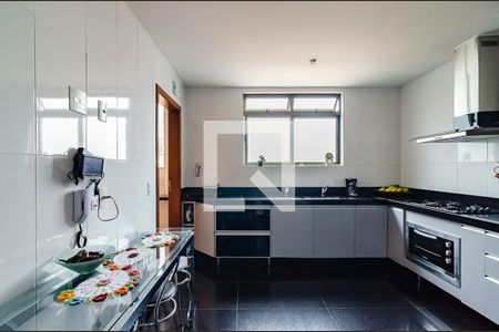 Apartamento à venda com 372m², 4 quartos e 4 vagas