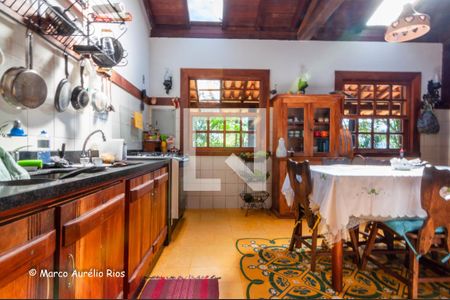 Casa de Condomínio à venda com 3 quartos, 330m² em Ouro Velho Mansões, Nova Lima