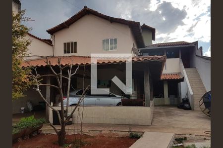 Casa à venda com 200m², 4 quartos e 4 vagas