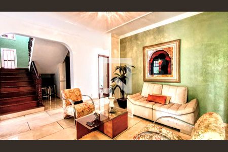 Casa à venda com 434m², 4 quartos e 6 vagas