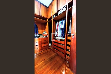 Casa à venda com 434m², 4 quartos e 6 vagas