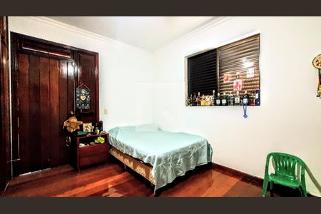 Casa à venda com 434m², 4 quartos e 6 vagas