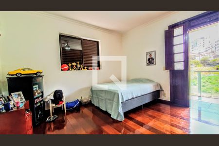 Casa à venda com 434m², 4 quartos e 6 vagas