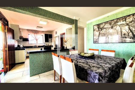 Casa à venda com 434m², 4 quartos e 6 vagas