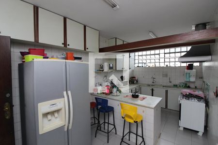 Casa à venda com 336m², 4 quartos e 4 vagas