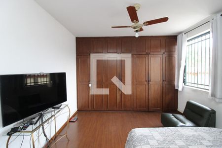 Casa à venda com 336m², 4 quartos e 4 vagas