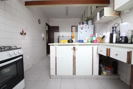 Casa à venda com 336m², 4 quartos e 4 vagas